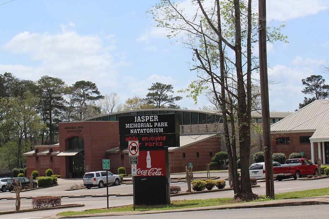 Memorial Park Natatorium - Jasper, Alabama - Swimming, Splash Pad, Family Fun, Walking Trails, Duck pond - Walker County Chamber of Commerce